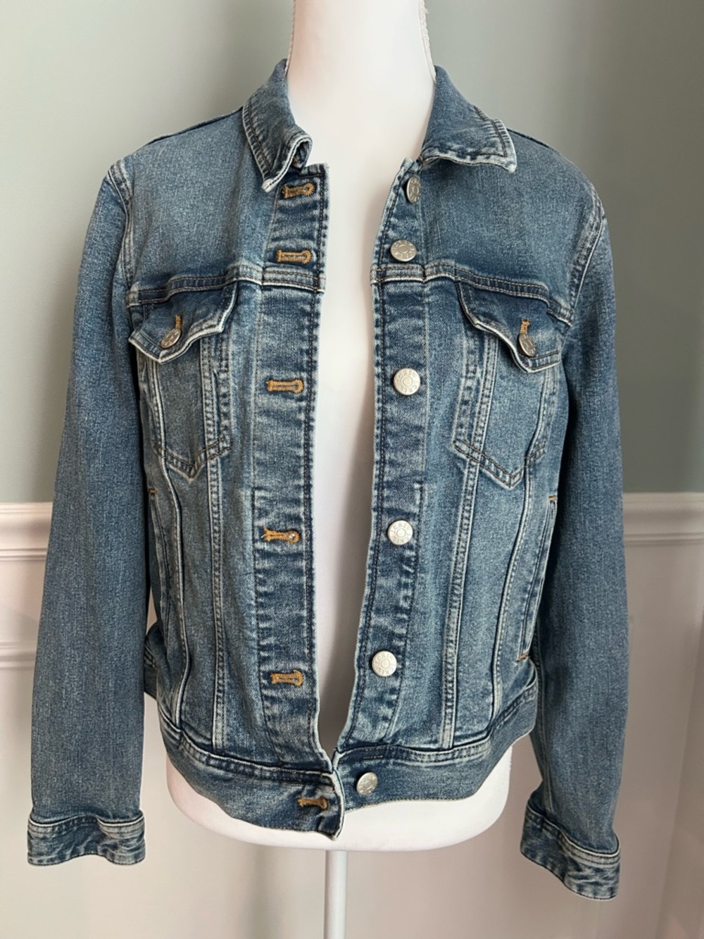 J. Crew Women’s Vintage Blue Denim Jacket Size M